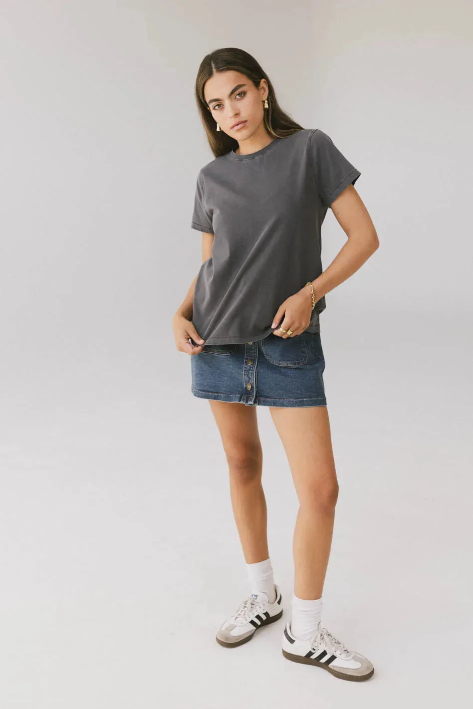 Weekend Vibe Tee in Charcoal